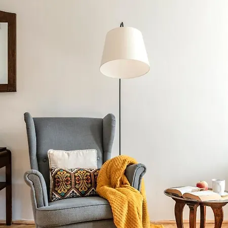 Express Apartment *